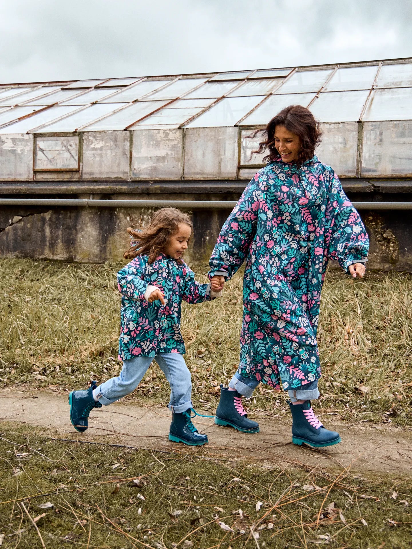None-b3/b33f80562512b30c4c5441e3ae92215b3ba35985